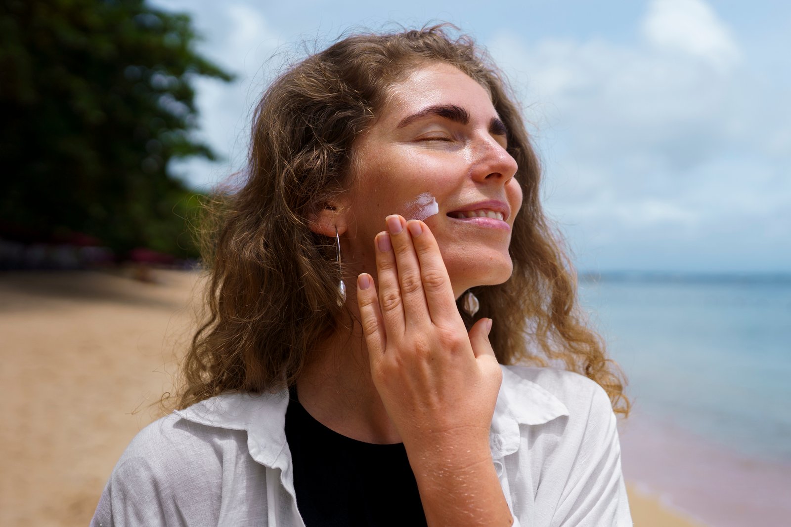 Summer Sun, Sea and Skincare: How Seasonal Conditions Influence Skin Health in Brazil
