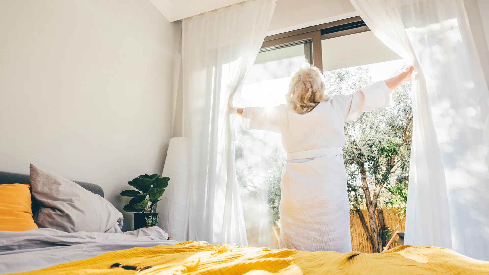 Study Links Sleep Duration, Physical Activity and Lower Dementia Risk in Canada